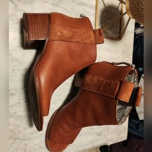 EUC Leather Ellen Degeneres open toe booties size 7